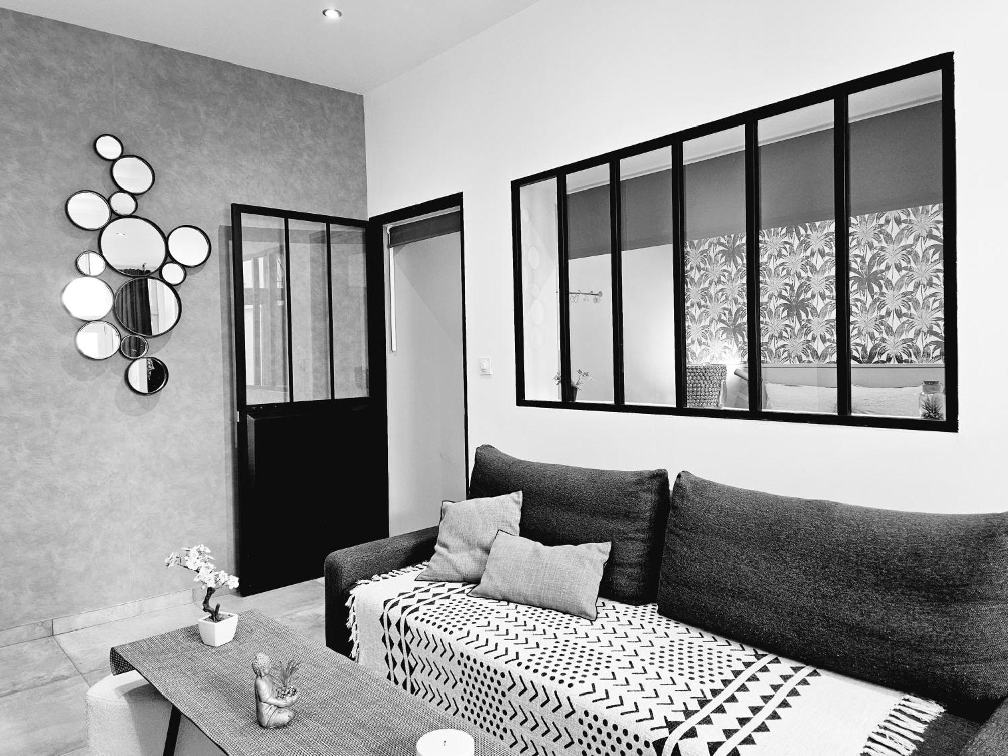 Refuge Urbain - Ideal Pro, Familles & Amis - Le Calme En Hypercentre - Wifi Haut Debit - Netflix - Machine A Laver - Gare, Cathedrale, Commerces, Restaurants & Transports En Commun A Moins De 10 Minutes A Pied Reims Luaran gambar