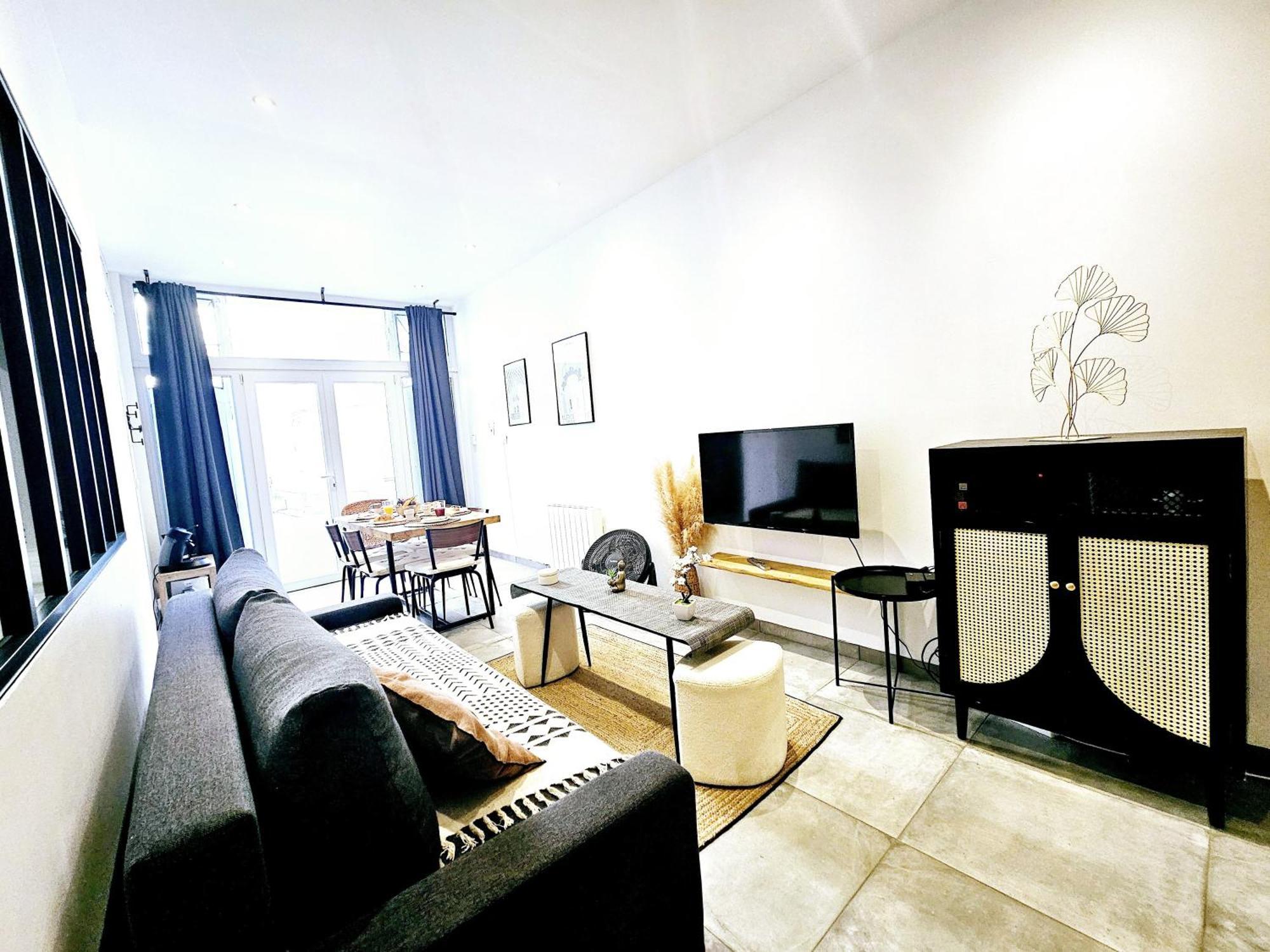 Refuge Urbain - Ideal Pro, Familles & Amis - Le Calme En Hypercentre - Wifi Haut Debit - Netflix - Machine A Laver - Gare, Cathedrale, Commerces, Restaurants & Transports En Commun A Moins De 10 Minutes A Pied Reims Luaran gambar