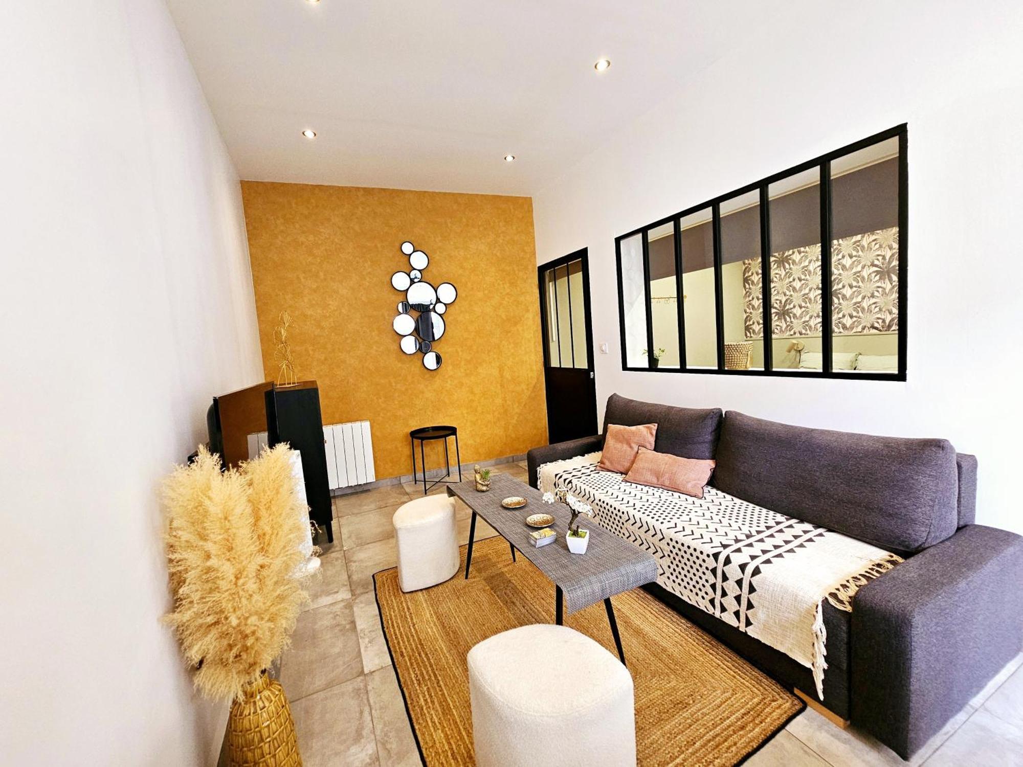 Refuge Urbain - Ideal Pro, Familles & Amis - Le Calme En Hypercentre - Wifi Haut Debit - Netflix - Machine A Laver - Gare, Cathedrale, Commerces, Restaurants & Transports En Commun A Moins De 10 Minutes A Pied Reims Luaran gambar
