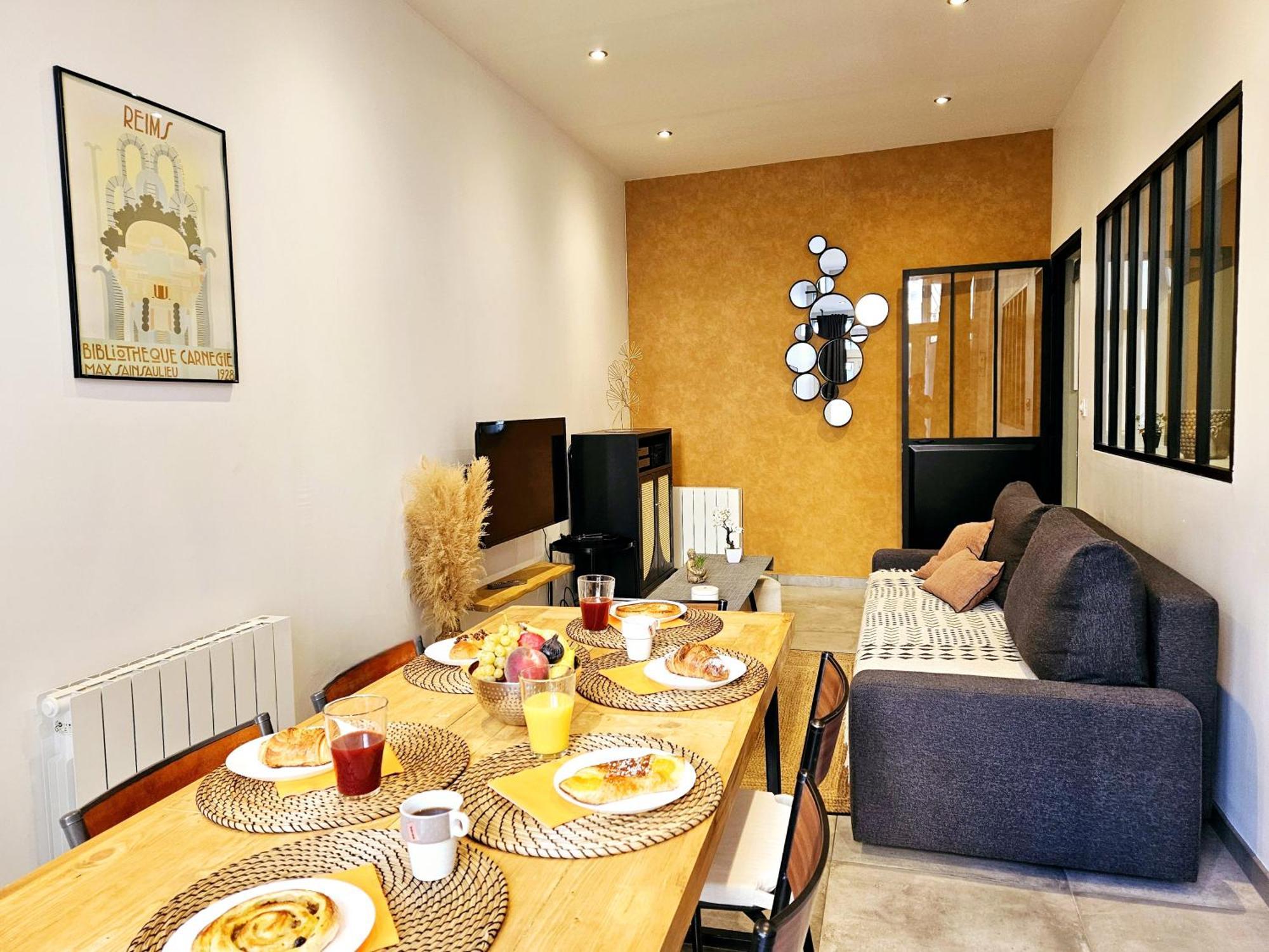 Refuge Urbain - Ideal Pro, Familles & Amis - Le Calme En Hypercentre - Wifi Haut Debit - Netflix - Machine A Laver - Gare, Cathedrale, Commerces, Restaurants & Transports En Commun A Moins De 10 Minutes A Pied Reims Luaran gambar